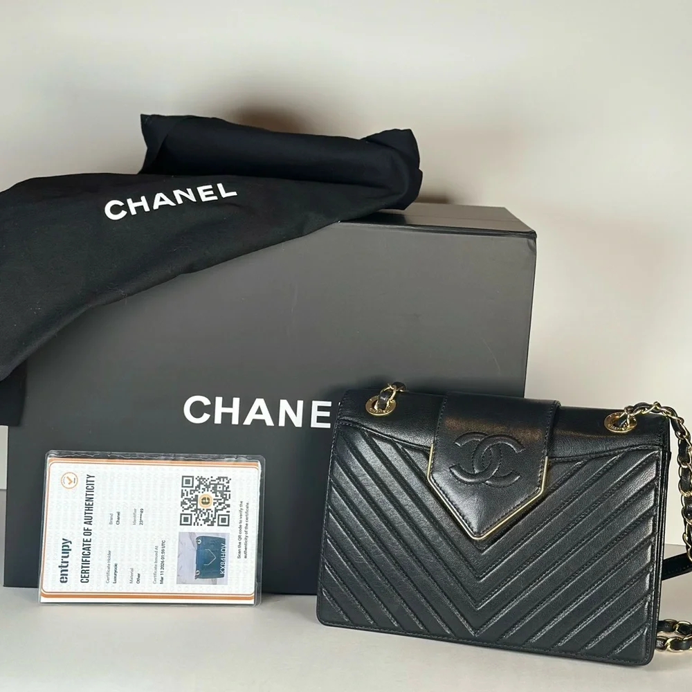 Authentic CHANEL Black Collar Tie Chevron Quilted Leather Shoulder Bag with Gold